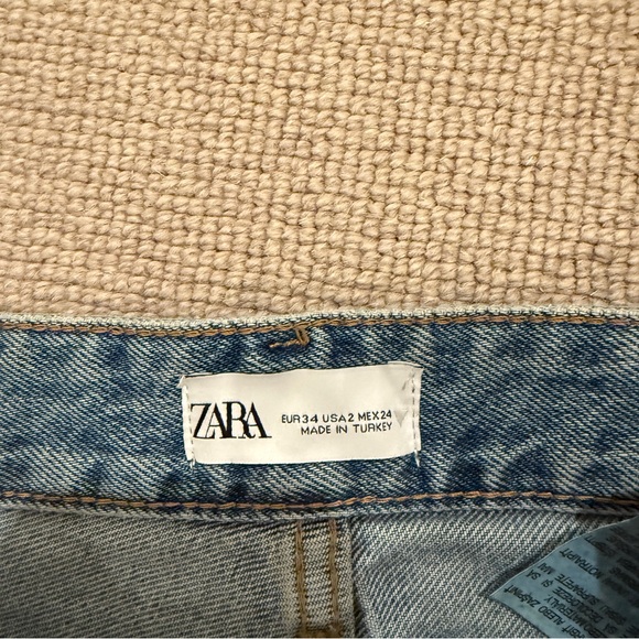 Zara Mid-Rise Wide Leg Jeans - Picture 4 of 4